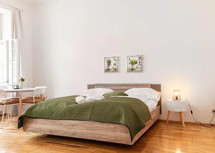 Apartment Close To Rennweg, Beautiful 2br With Wifi & Tv Vienna