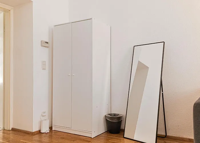 Apartment Close To Rennweg, Beautiful 2br With Wifi & Tv