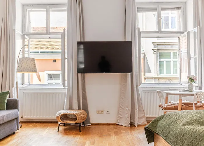 Close To Rennweg, Beautiful 2br With Wifi & Tv Vienna